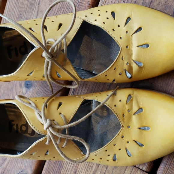 FIDJI Yellow Cutout Leather Bianca Pump Lace-Up Mary Jane sz 40/8 Women's Shoes - Picture 4 of 12